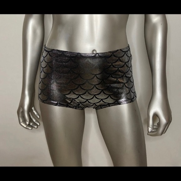 High Waist fish scale dance shorts - Picture 2 of 3